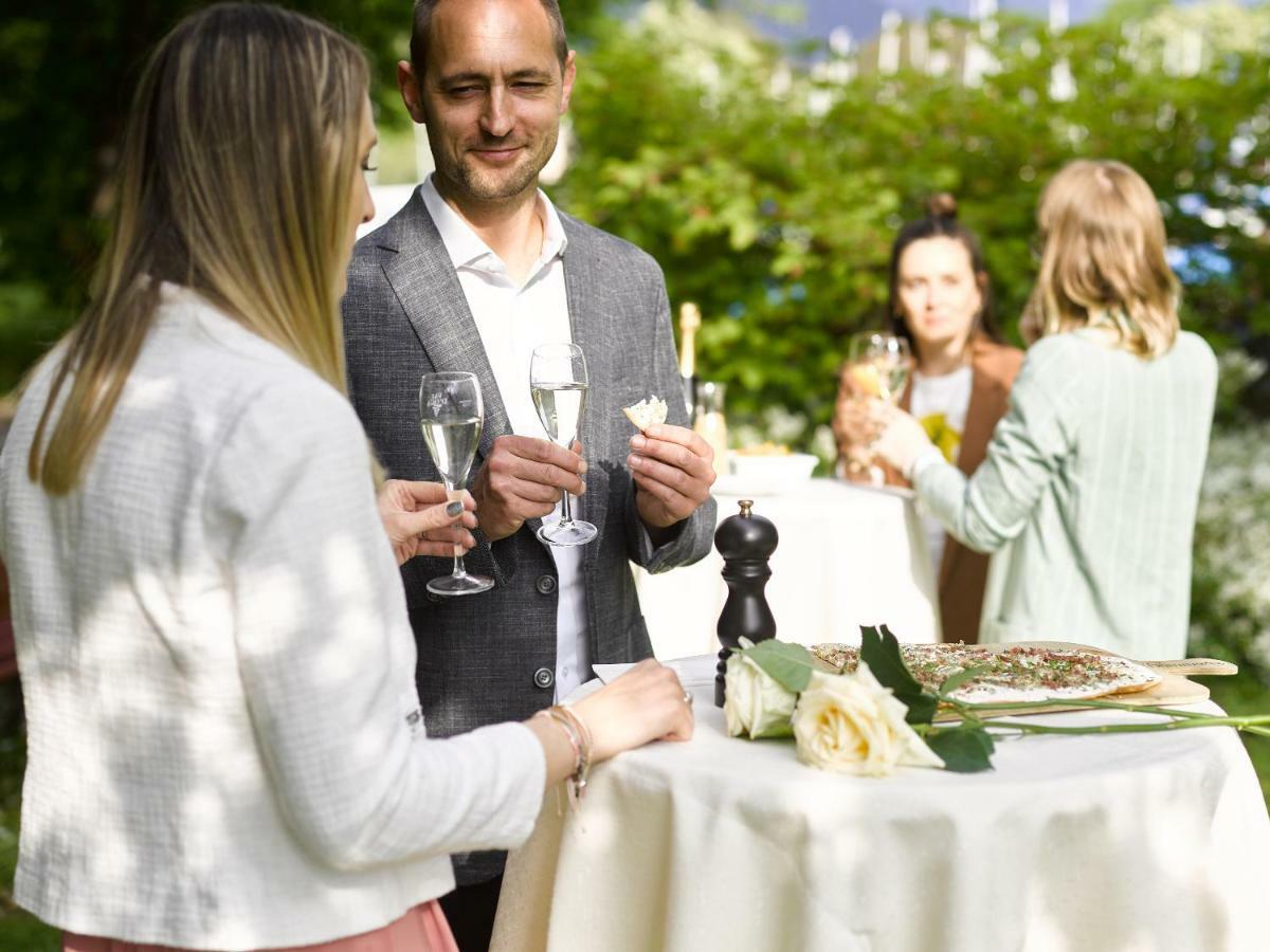 Hotel Restaurant Holiday Thun Exterior foto